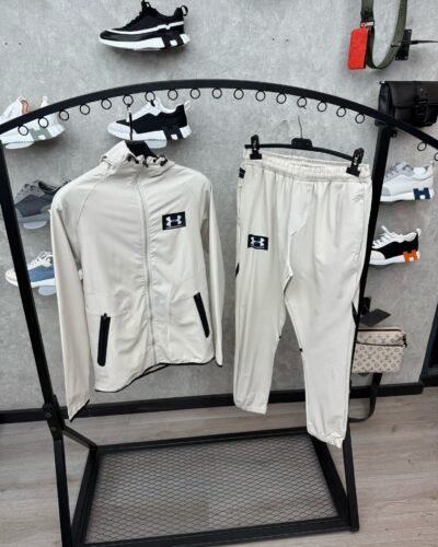 Underarmour Trainingspak Beige Small logo