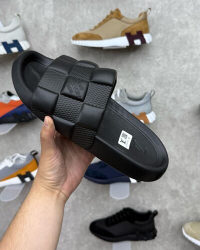 Louis Vuitton Zwart Slippers
