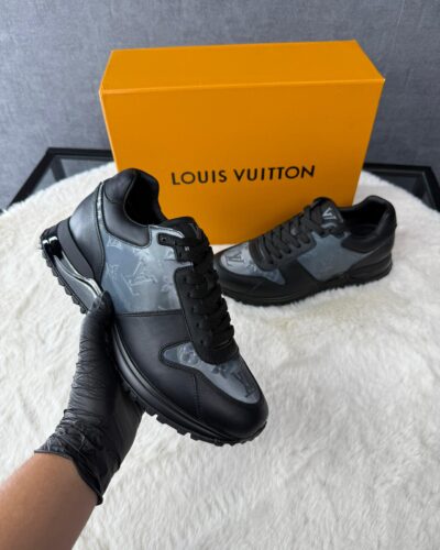 Louis Vuitton Sneakers Glimmend