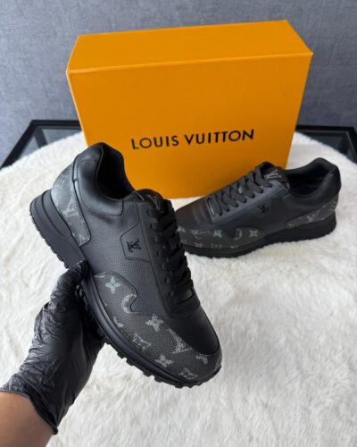 Louis Vuitton Sneakers Black Monogram