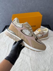 Louis Vuitton Run Away Sneakers Beige - Afbeelding 2