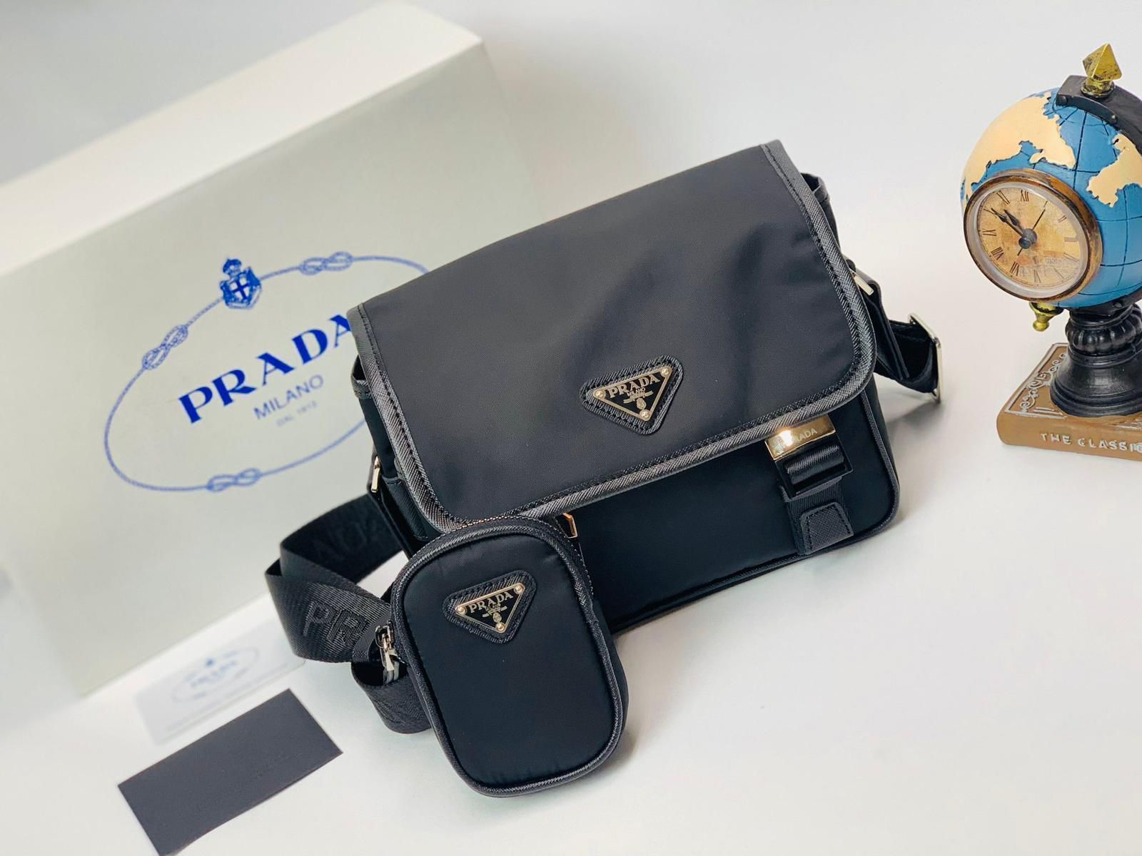 Prada Blue Re-Nylon Bag - Afbeelding 1
