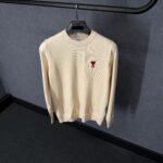 Ami Sweater Beige Zachte Stof