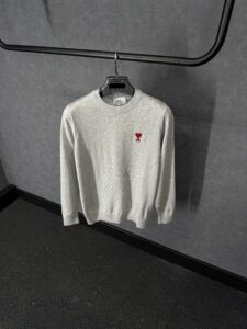 Ami Sweater Licht Grijs Zachte Stof