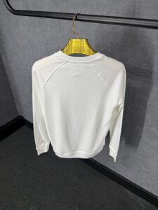 Ami White Sweater - Afbeelding 3