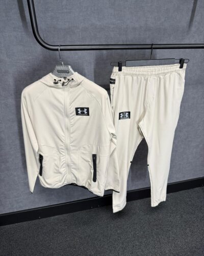 Under Armour Beige Trainingspak