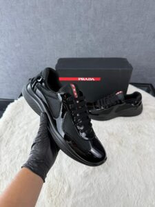 Prada Cups Black on Black Glimmend