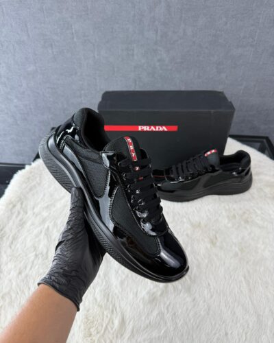 Prada Cups Black on Black Glimmend