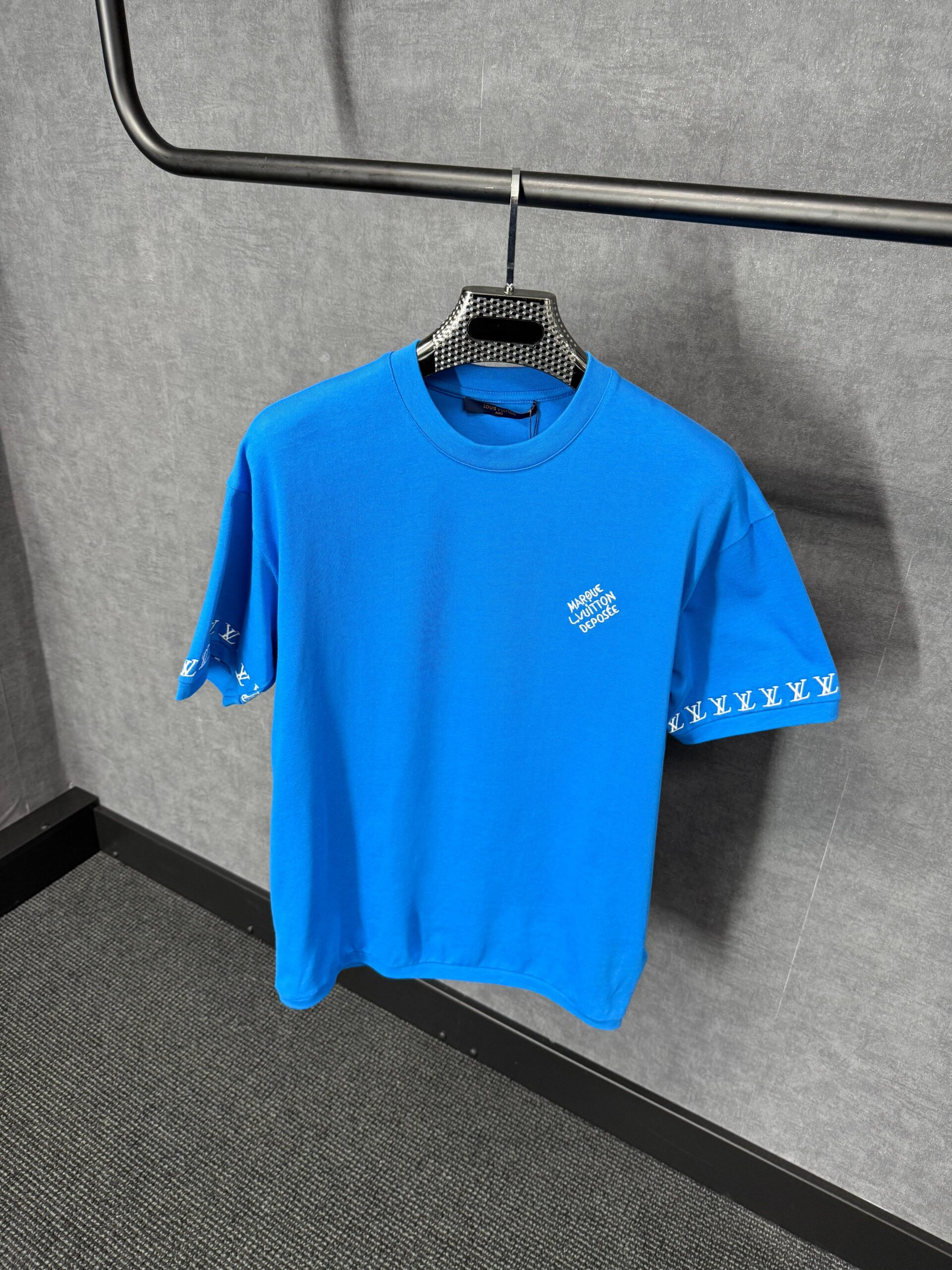 Louis Vuitton Blue T-Shirt Arm Logo - Afbeelding 1