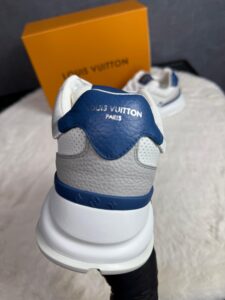 Louis Vuitton Run Away Classic Sneaker - Afbeelding 4
