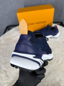 Louis Vuitton Tatic Blue Sneakers (NFC) - Afbeelding 5