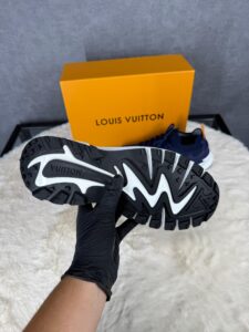 Louis Vuitton Tatic Blue Sneakers (NFC) - Afbeelding 6