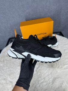 Louis Vuitton Tatic Black White Sneakers (NFC) - Afbeelding 2