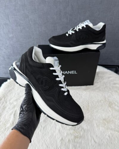 Chanel Black Sneakers Witte Zool