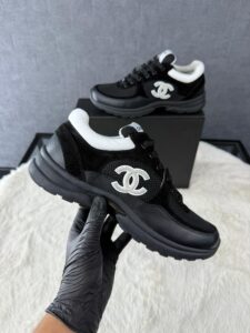 Chanel Sneakers Black (White Logo) - Afbeelding 2