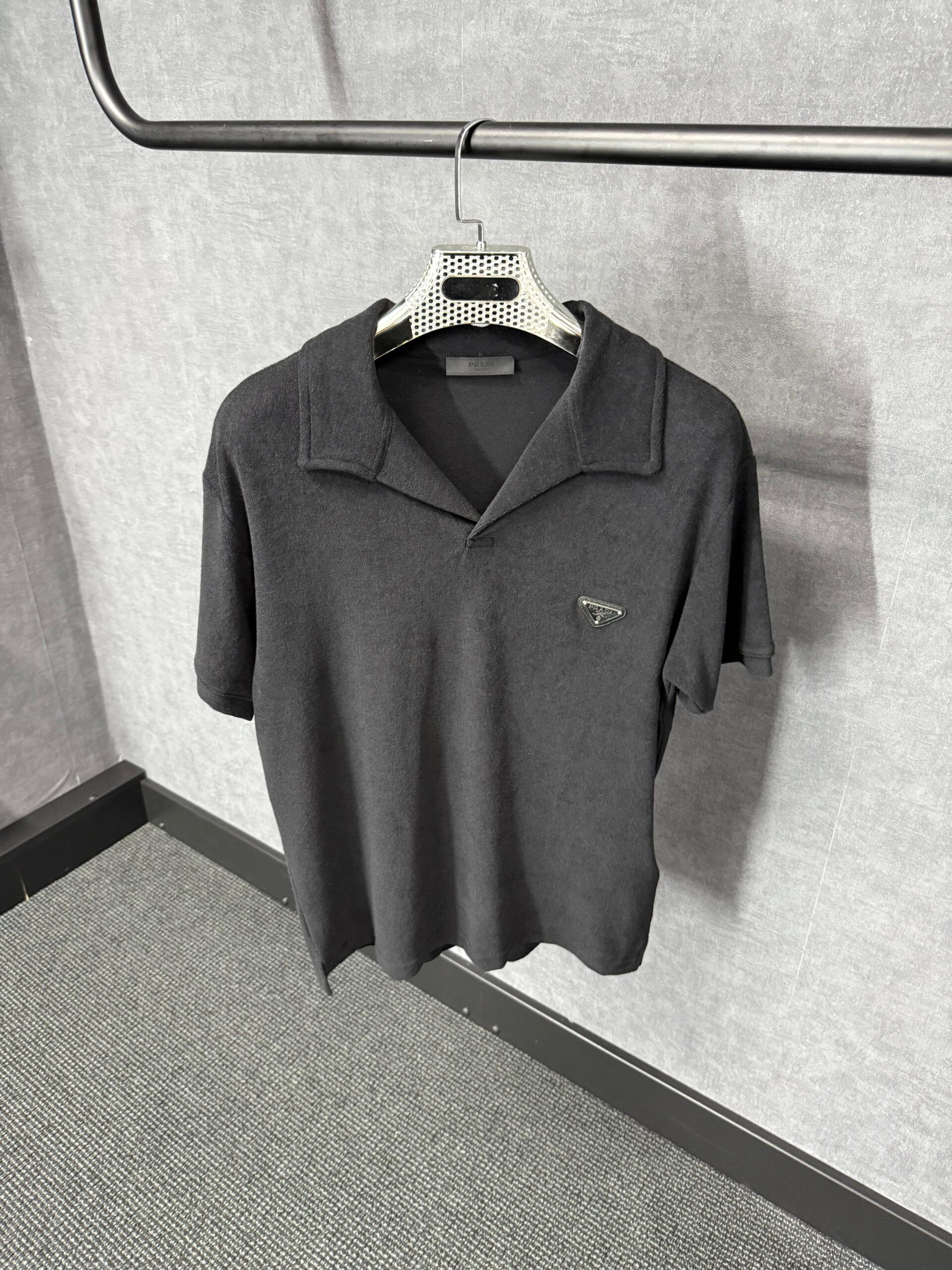 Prada Black Soft T-Shirt - Afbeelding 1