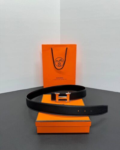 Hermes Black, Grey Logo, Witte Randje #xadv