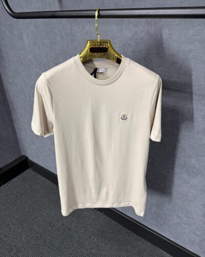 Moncler Beige T-Shirt Simpel Logo