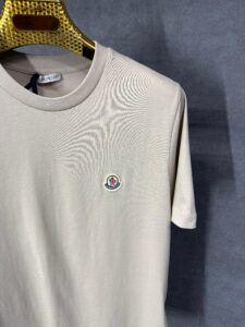 Moncler Beige T-Shirt Simpel Logo - Afbeelding 2
