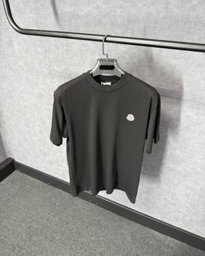 Moncler Black T-Shirt Simpel Logo