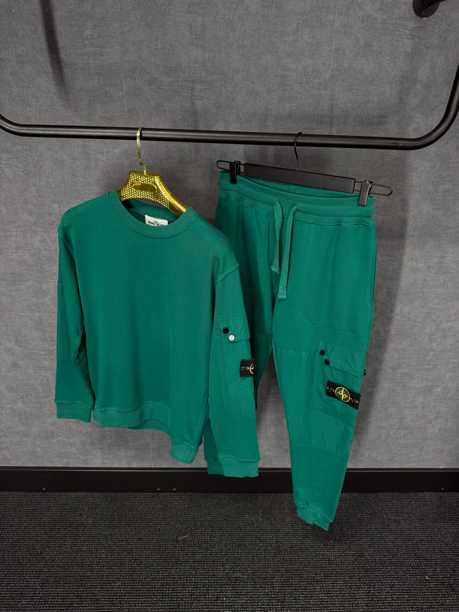 Stone Island Groen Trainingspak - Afbeelding 1