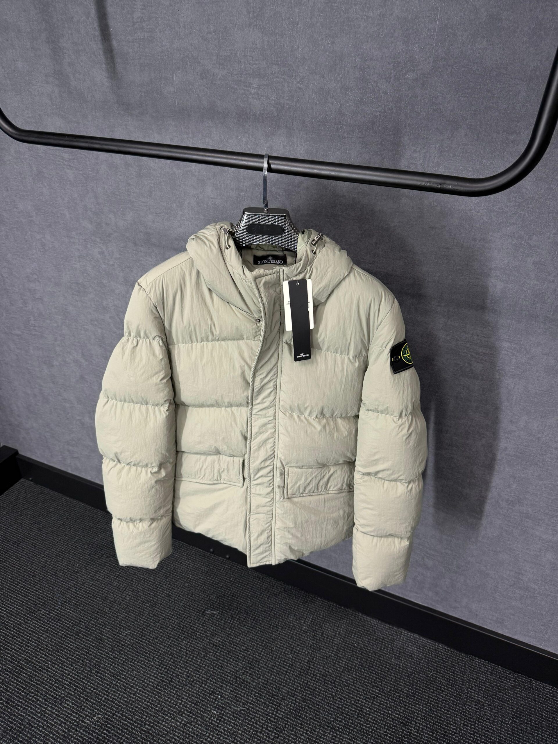 Stone Island Khaki Winterjas - Afbeelding 1