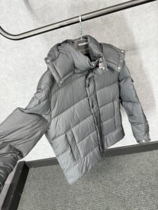 Moncler Vezere Hooded Down Jacket Black + NFC (High Quality) - Afbeelding 4
