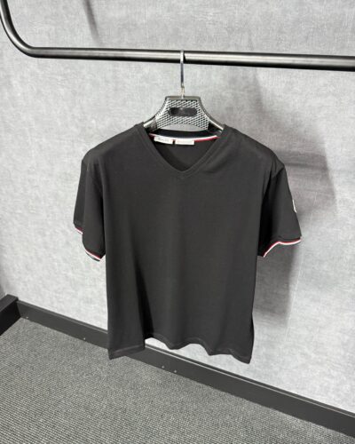 Moncler Black T-Shirt V-Hals