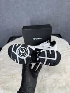 Chanel Wit Sneakers Black Logo - Afbeelding 3