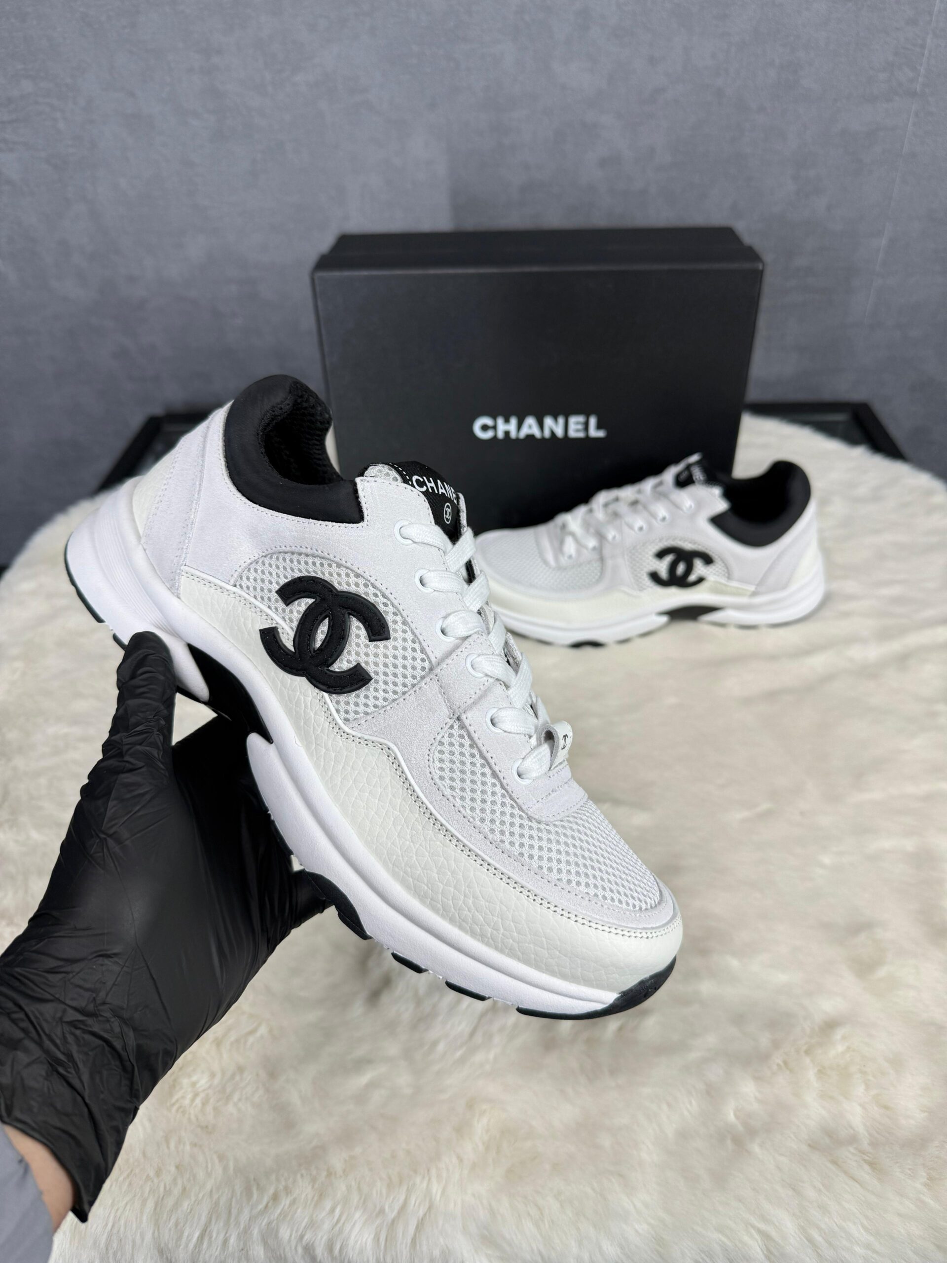 Chanel Wit Sneakers Black Logo - Afbeelding 1