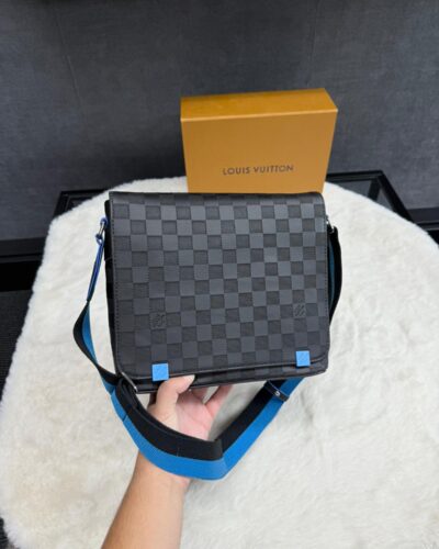 Louis Vuitton Trio Bag Black on Black Blue Blokjes