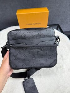Louis Vuitton Trio Bag Black on Black Monogram - Afbeelding 4