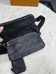 Louis Vuitton Trio Bag Black on Black Monogram - Afbeelding 3