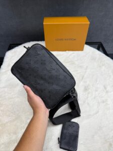 Louis Vuitton Trio Bag Black on Black Monogram - Afbeelding 2