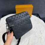 Louis Vuitton Trio Bag Black on Black Blokjes