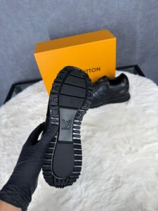 Louis Vuitton Black on Black Sneakers Monogram - Afbeelding 5