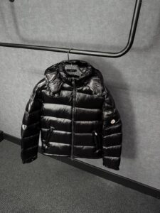 Moncler Maya Zwart Glimmend + NFC, High Quality