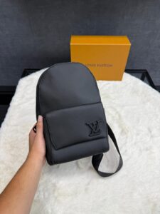Louis Vuitton Slingbag Black