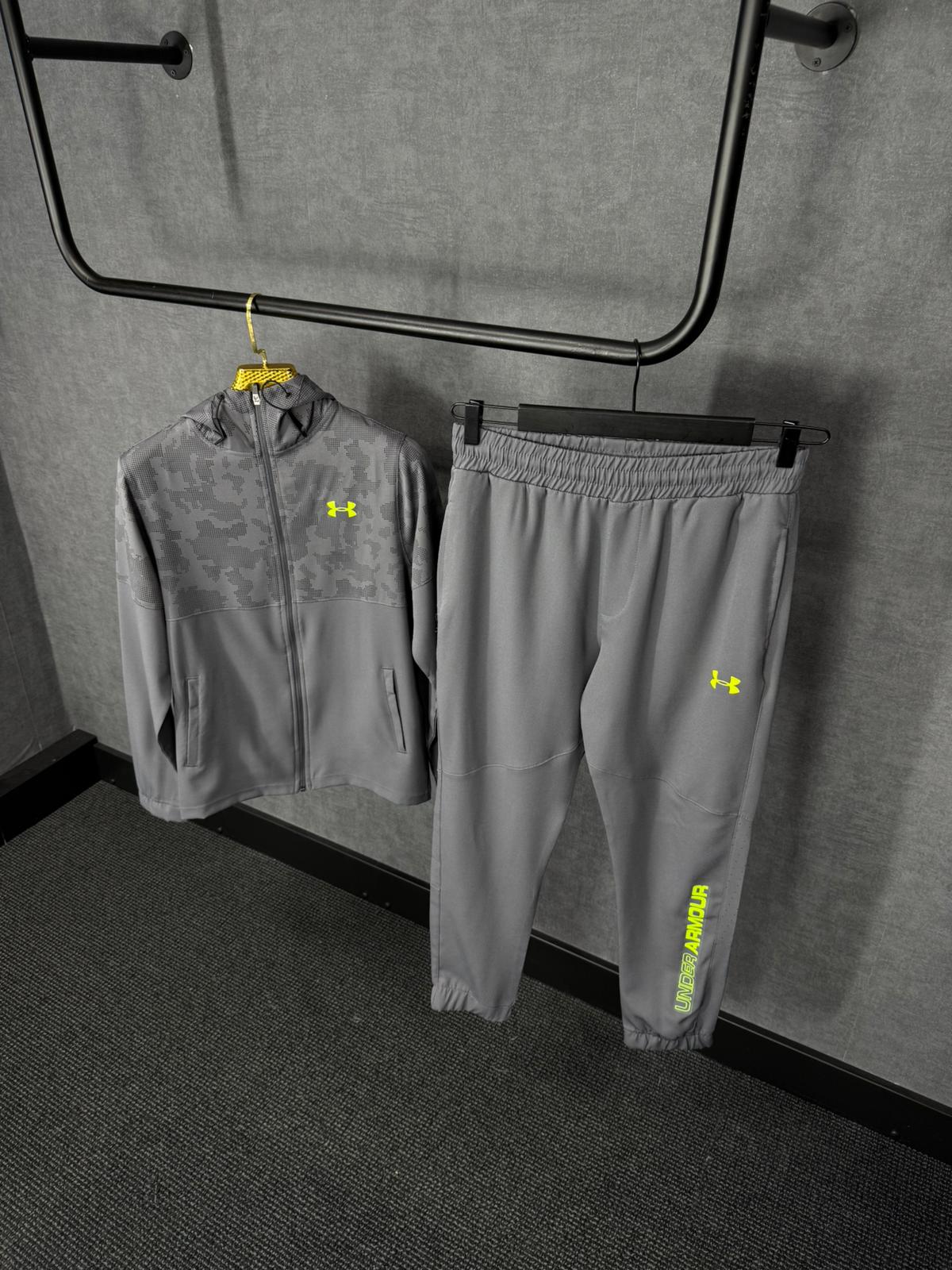 Under Armour Dark Grey Camo Trainingspak - Afbeelding 1