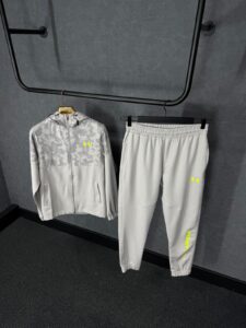 Under Armour Light Grey Camo Trainingspak