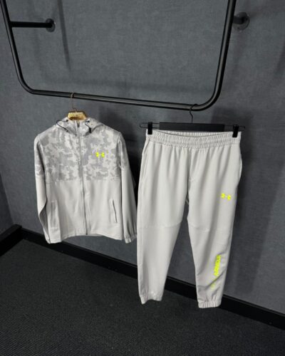 Under Armour Light Grey Camo Trainingspak
