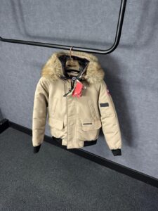 Canada Goose Chillwack Beige Bomberjacket