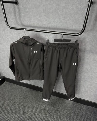 Under Armour Trainingspak Black on Black