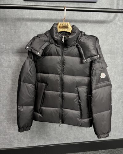 Moncler couyere puffer black + NFC, High Quality