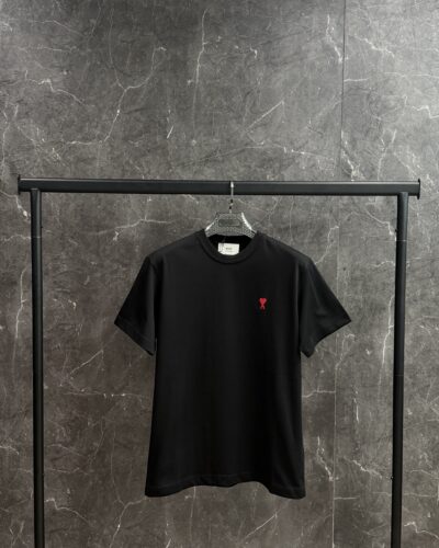 AMI Heart Logo Red T-Shirt Black