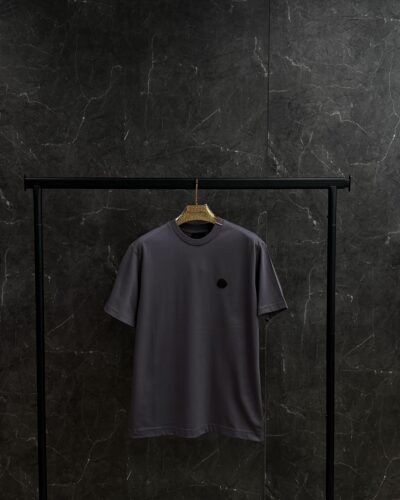 Moncler met zwart logo-patch T-shirt Dark Grey