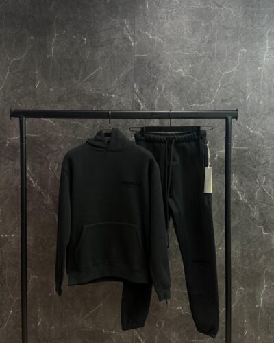 Essentials Fear of God zwart trainingspak
